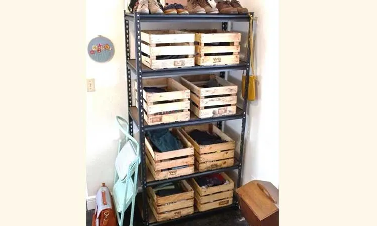 09 Stack Wooden Crates